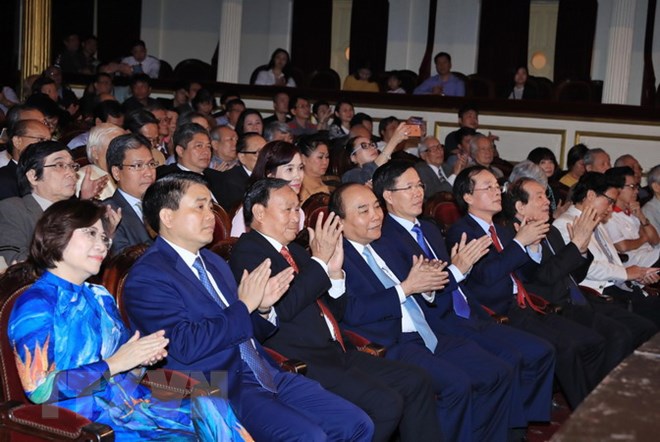 Thủ tướng Nguyễn Xuân Phúc và các đại biểu tại lễ kỷ niệm. (Ảnh: Thống Nhất/TTXVN)