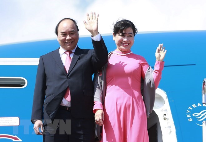 Prime Minister Nguyen Xuan Phuc and his spouse (Photo: VNA)