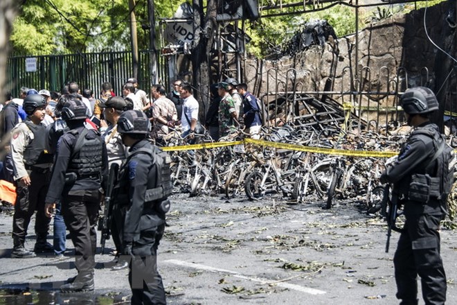 Các thủ phạm đánh bom nhà thờ ở Indonesia xuất thân cùng một gia đình