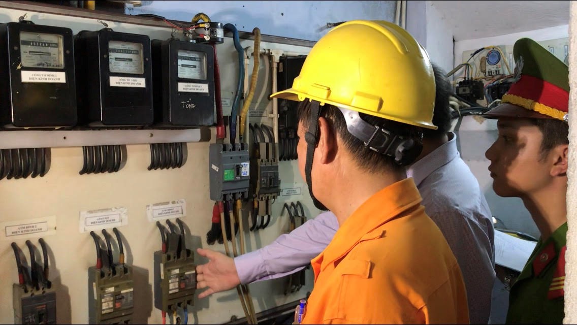 Điện lực Hải Châu tư vấn an toàn điện và tuyên tuyền phòng chống cháy nổ tại các chợ trên địa bàn