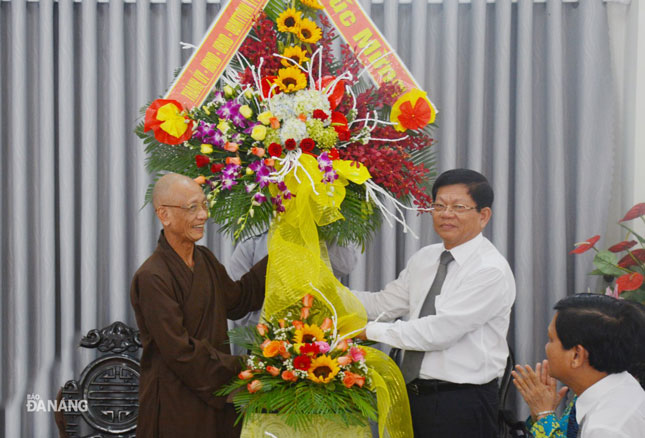 Lãnh đạo thành phố thăm, chúc mừng nhân Phật đản Phật lịch 2562