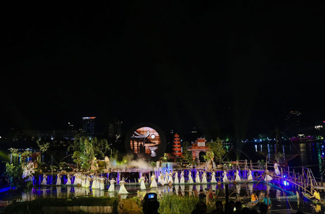 Chương trình nghệ thuật “Âm vọng sông Hương”.                                    Ảnh: Trung tâm Festival Huế cung cấp