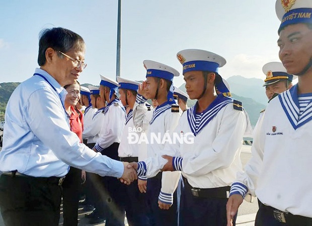 Vice Chairman Tuan and some naval soldiers