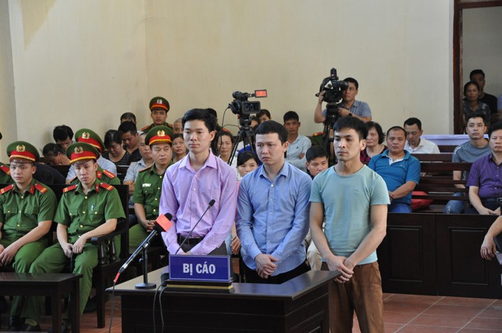Bác sĩ Lương cho rằng mình rất may mắn trong số 3 bị cáo vì đã được các phóng viên báo chí cũng như mọi người trên cả nước quan tâm ủng hộ. 