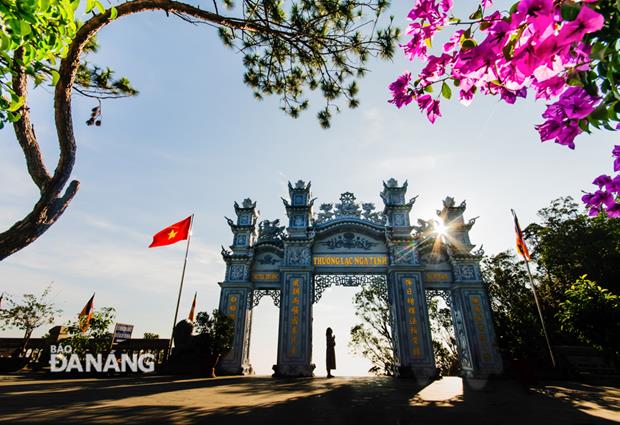 Visitors to the pagoda can enjoy nature with sacred atmosphere of a peaceful Buddhist world. 