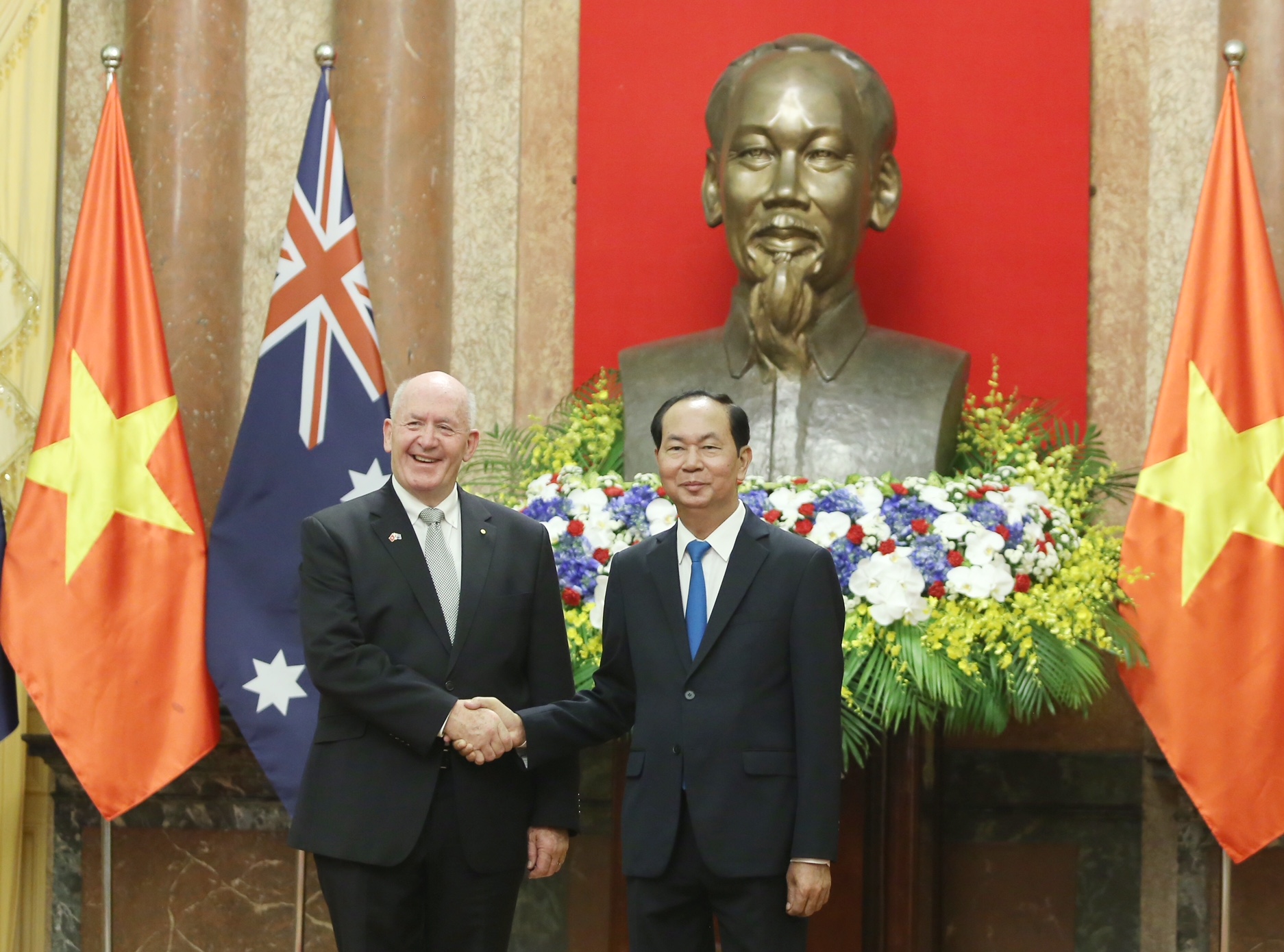 Chủ tịch nước Trần Đại Quang và Toàn quyền Australia Peter Cosgrove. Ảnh: VGP 