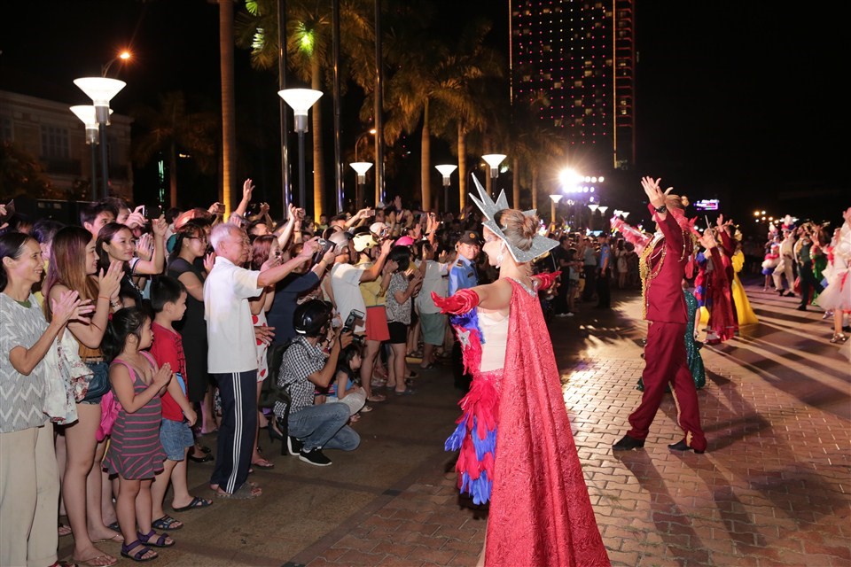 Carnaval đường phố DIFF 2018: Đà Nẵng tưng bừng lễ hội