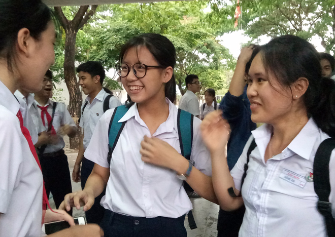 nhiều thí sinh cho biết đề thi toán vừa sức, trọng tâm. Trong ảnh: thí sinh dự thi tại hội đồng thi Trường THPT Phan Châu Trinh