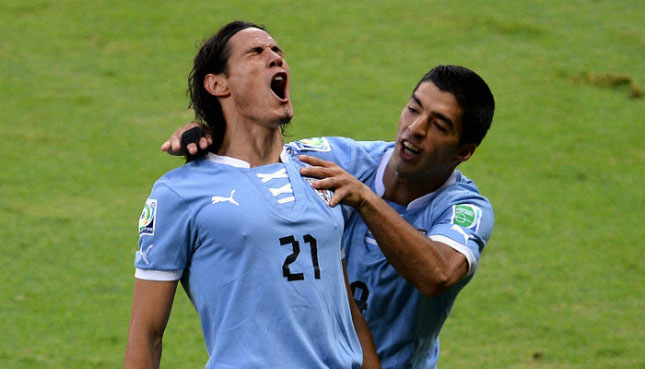 Với bộ đôi tấn công siêu hạng Cavani (trái) và Suarez (phải), việc giành ngôi đầu bảng không nằm ngoài khả năng của Uruguay. Ảnh:FOOTTHEBALL