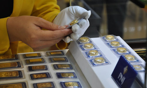 Giá vàng miếng trong nước sáng nay giảm vài chục nghìn đồng. 
