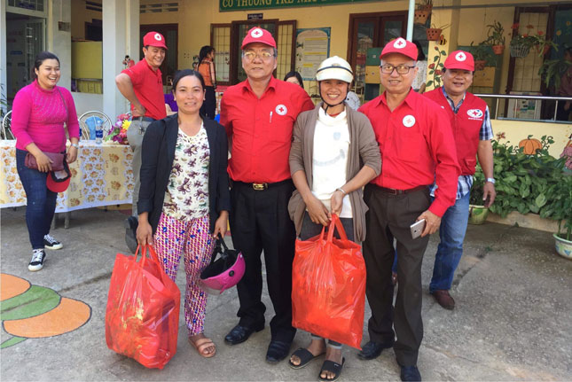 Nhiều năm qua, Hội Chữ thập đỏ quận Hải Châu đã triển khai nhiều mô hình phong phú, cách làm thiết thực nhằm giúp đỡ người nghèo.