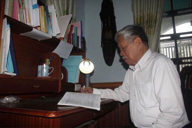  Despite his old age, Thiet showed his positive attitudes towards his studies