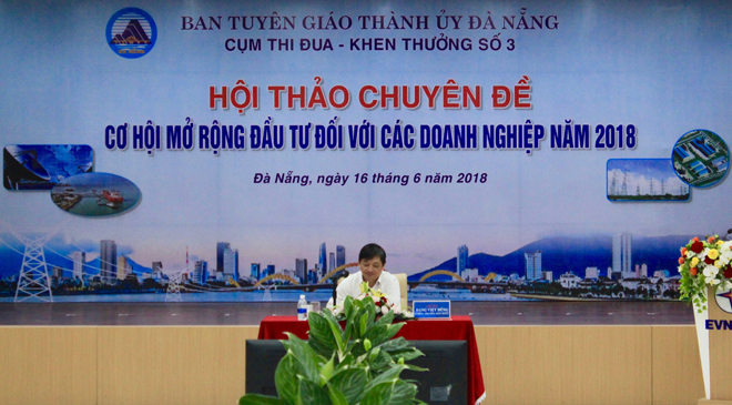 Uỷ viên Ban Thường vụ Thành uỷ, Trưởng ban Ban Tuyên giáo Thành uỷ Đặng Việt Dũng chủ trì hội thảo.