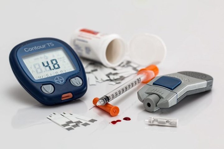Tiểu đường: Ăn nhiều đường tinh luyện, thực phẩm chế biến và chế độ ăn nhiều chất béo quá lâu sẽ gây ra bệnh tiểu đường. Đây là bệnh phổ biến nhất xảy ra do dinh dưỡng kém.