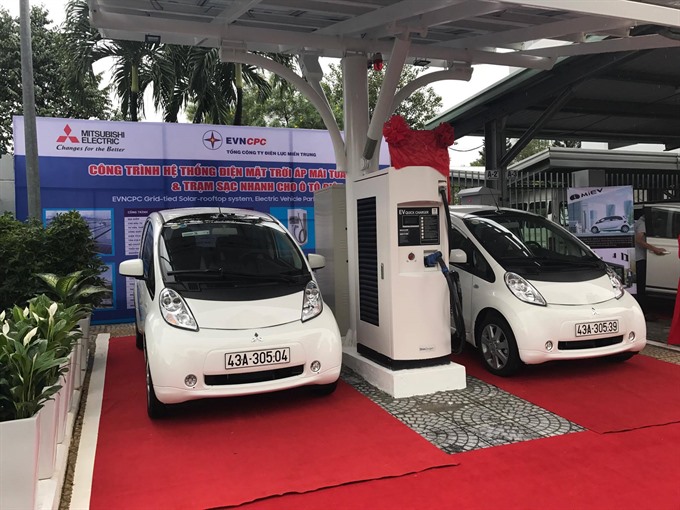 Clean wheels: A charger station for electric cars developed by Mitsubishi Motors Việt Nam and Đà Nẵng.— VNS Photo Thạch Hoàng Read more at http://vietnamnews.vn/sunday/features/450333/da-nang-lights-up-with-solar-power.html#HGZci66u7ybYAdz3.99