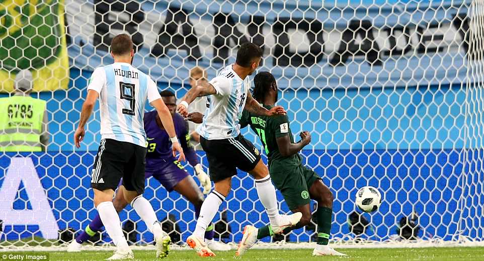 4 phút trước khi kết thúc trận đấu, Marcos Rojo đã đem về bàn thắng quý giá cho Argentina bằng cú vô-lê sấm sét, đưa bso