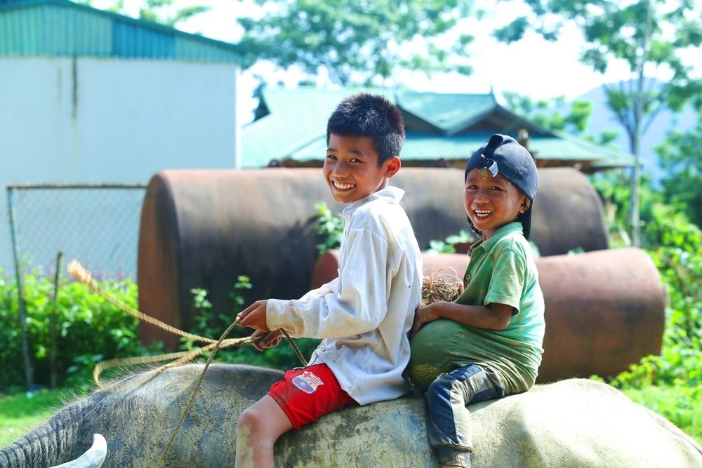 Riding buffalo (Photo: VNA)