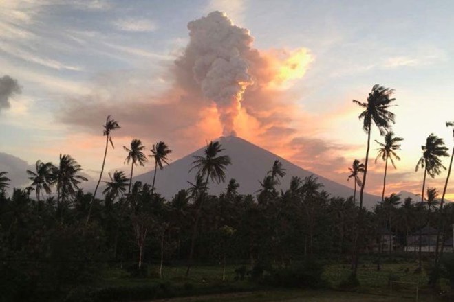 Mount Agung in Bali, Indonesia erupted on June 28 (Source:VNA)