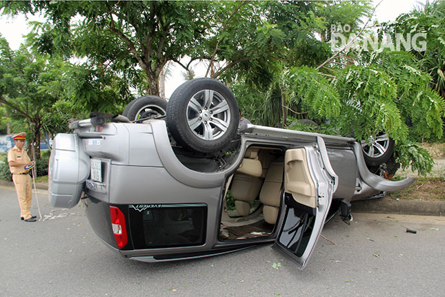 A scene of a road traffic accident in Ngu Hanh Son District