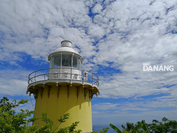 The 15.6m-high and 2.7m-wide lighthouse has a geographical visibility of 14 nautical miles. 