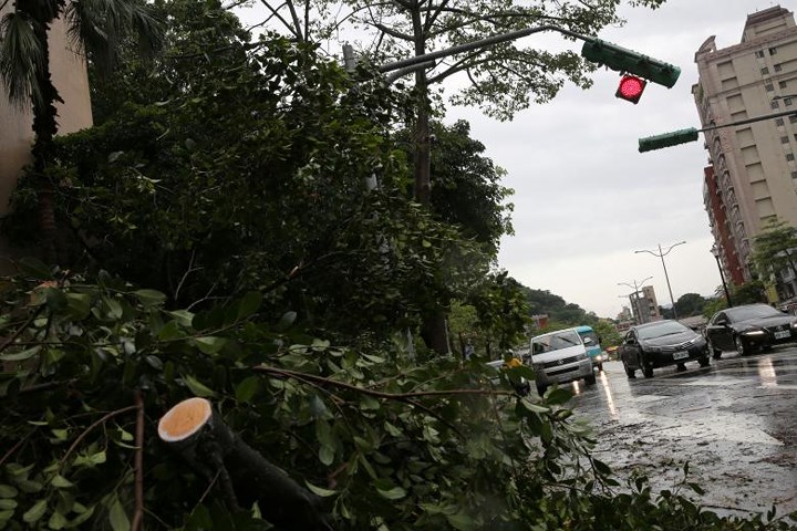 Đài Loan, Trung Quốc cũng chịu ảnh hưởng của bão Maria.