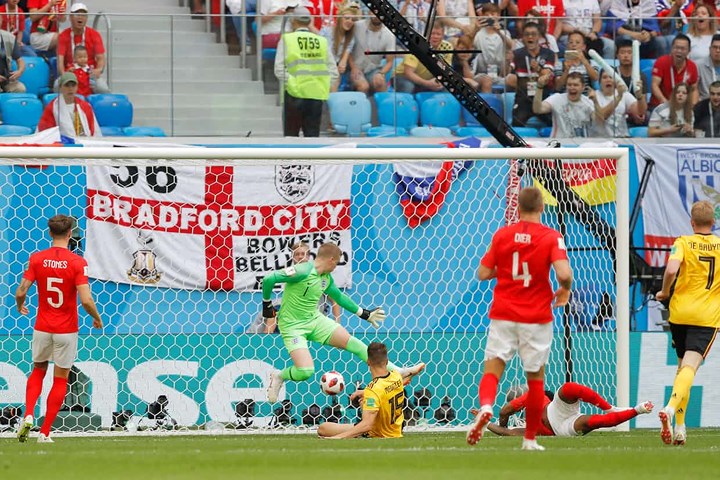 Ngay phút thứ 4, Thomas Meunier đã ghi bàn mở tỷ số vào lưới Anh.