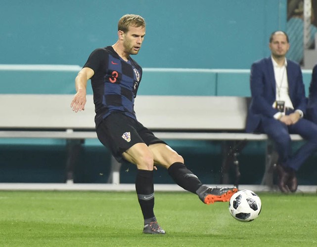 Hậu vệ trái: Ivan Strinic