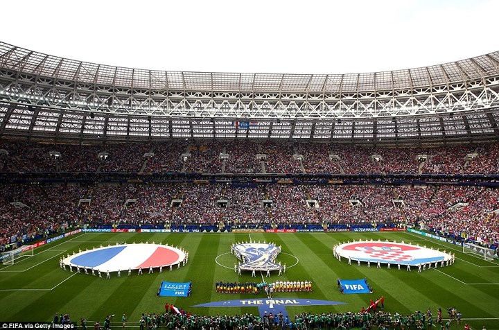 Quang cảnh sân Luzhniki chật kín khán giả tới xem trận chung kết World Cup 2018 giữa Pháp và Croatia.