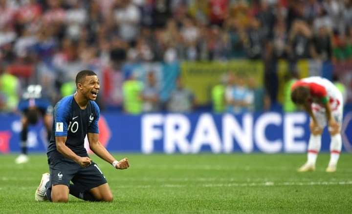 Kylian Mbappe đi vào lịch sử World Cup khi trở thành cầu thủ trẻ nhất (19 tuổi 207 ngày) có 4 pha lập công tại Lễ hội bóng đá lớn nhất hành tinh.