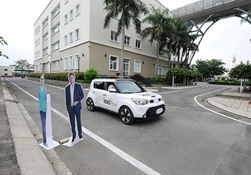 FPT Software Co Ltd will be allowed to operate a self-driving car around the Sài Gòn Hi-tech Park. (Source: vov.vn )