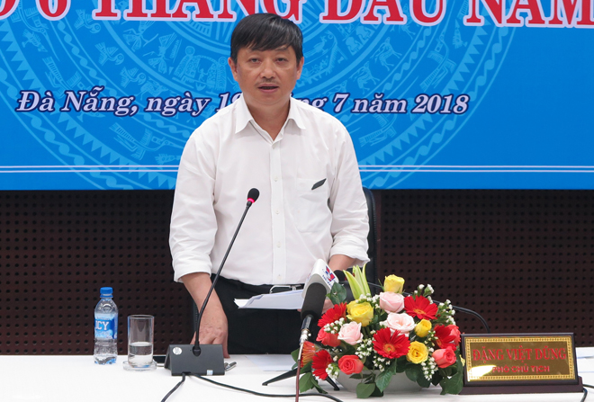 Phó Chủ tịch UBND thành phố, Trưởng Ban Tuyên giáo Thành ủy Đặng Việt Dũng phát biểu tại buổi họp báo