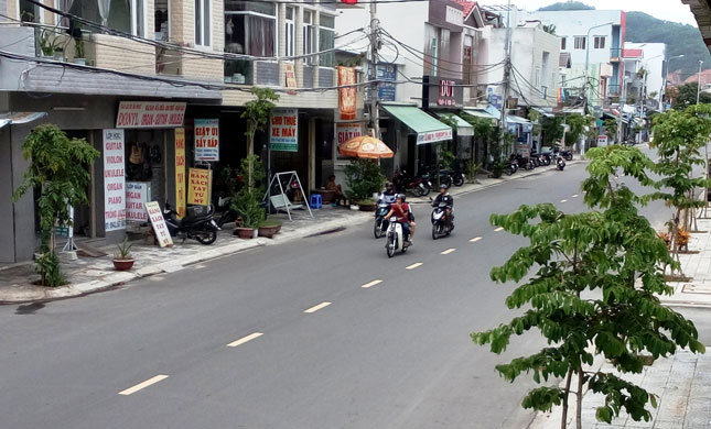 Đường Ngô Sĩ Liên (phường Hòa Khánh Bắc) được chỉnh trang, mở rộng và hoàn thành vào năm 2017, trở nên rộng rãi, thông thoáng.