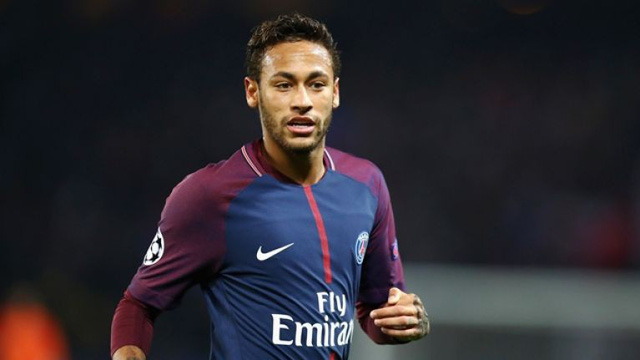 Mùa Hè năm ngoái, PSG đã chi thẳng 200 triệu bảng để giải phóng hợp đồng của Neymar ở Barcelona. Cầu thủ này đã chơi khá hay ở PSG nhưng lại dính chấn thương hồi tháng Hai và phải nghỉ thi đấu hết mùa. Dù sao, sự kỳ vọng vào Neymar ở mùa giải 2018/19 vẫn rất lớn.