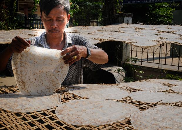 Rice paper products are dried in the sun