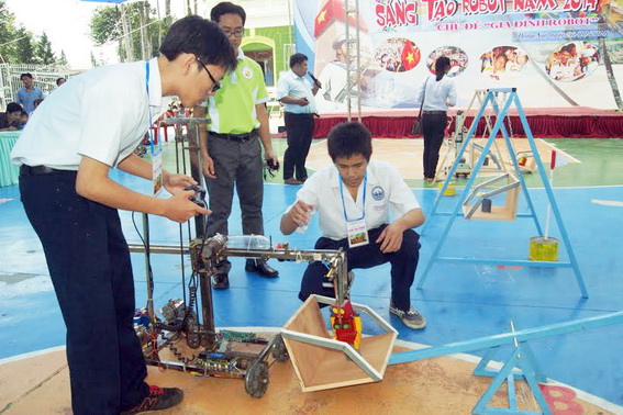168 học sinh tham dự cuộc thi Sáng tạo robot