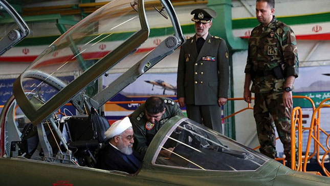 Iran ra mắt máy bay chiến đấu đầu tiên tự sản xuất