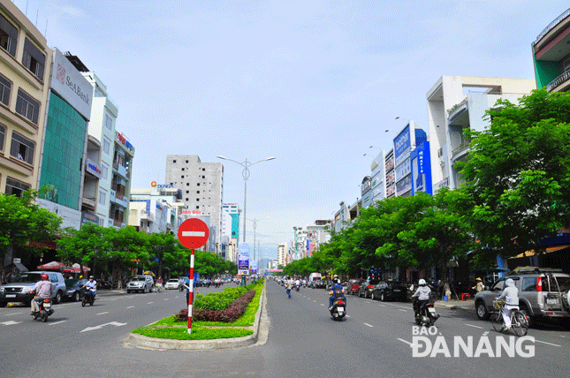 Nhiều tuyến đường được xây dựng, mở rộng, nâng cấp, tạo diện mạo mới cho đô thị Đà Nẵng.  Ảnh: THÀNH LÂN