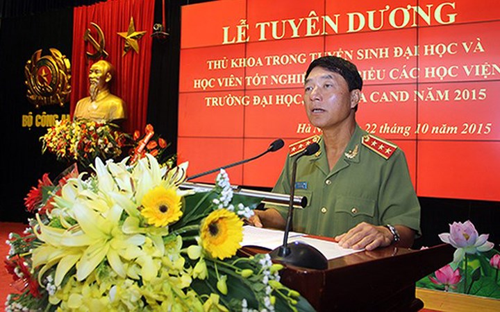 Cùng với quyết định kỷ luật, Thủ tướng đã ký Tờ trình Chủ tịch nước giáng cấp bậc hàm từ Thượng tướng xuống Trung tướng đối với ông Trần Việt Tân. (Ảnh: VietTimes)