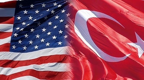 Ảnh minh họa cờ Mỹ (trái) và cờ Thổ Nhĩ Kỳ. Nguồn: KT