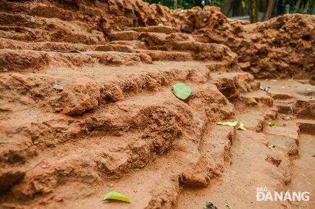 A land area with stairs was unearthed 