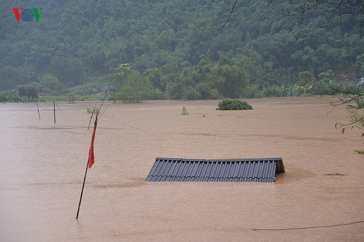 Mực nước trên suối Nậm Pàn được cho là cao hơn trận lũ lịch sử 1991.