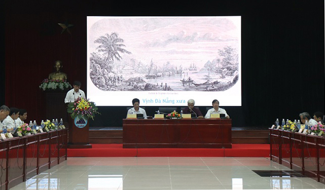 Phó Chủ tịch Thường trực UBND thành phố Đà Nẵng Đặng Việt Dũng phát biểu khai mạc hội thảo.
