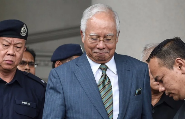 Cựu Thủ tướng Malaysia bị bắt vì bê bối tham nhũng