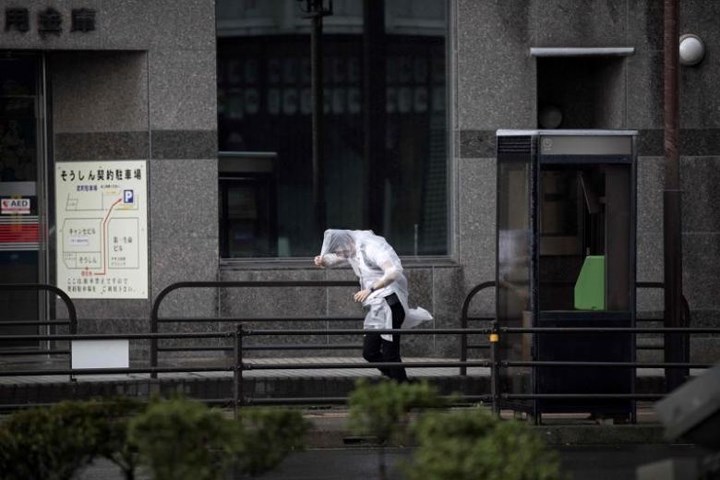 Bão Trami tấn công Nhật Bản mang theo gió mạnh kỷ lục