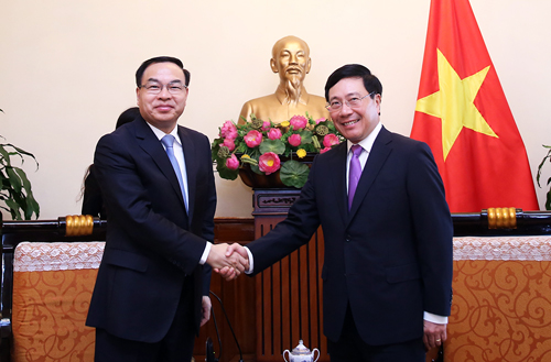 Phó Thủ tướng, Bộ trưởng Phạm Bình Minh tiếp Thị trưởng Trùng Khánh Đường Lương Trí. Ảnh: VGP
