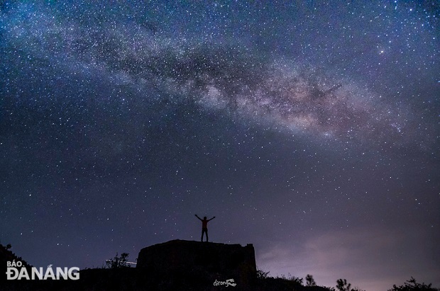 Milky Way photos are absolutely not cropped or edited by photo editing software in order to ensure the photo authenticity.