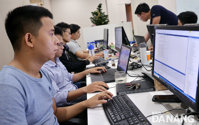 Các doanh nghiệp công nghệ thông tin Đà Nẵng sẽ được hỗ trợ lãi suất để đầu tư hạ tầng.  Ảnh: H.H