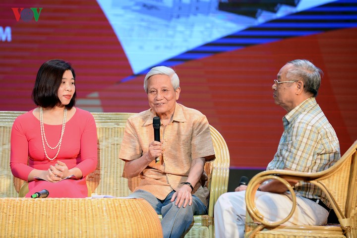 Nhà báo Hà Đăng bày tỏ sự kính trọng đối với nhà báo Phan Quang.