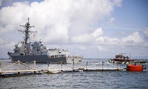 Chiến hạm USS James E. Williams rời cảng Norfolk hôm 10/9 để đề phòng bão Florence đổ bộ. Ảnh: US Navy.