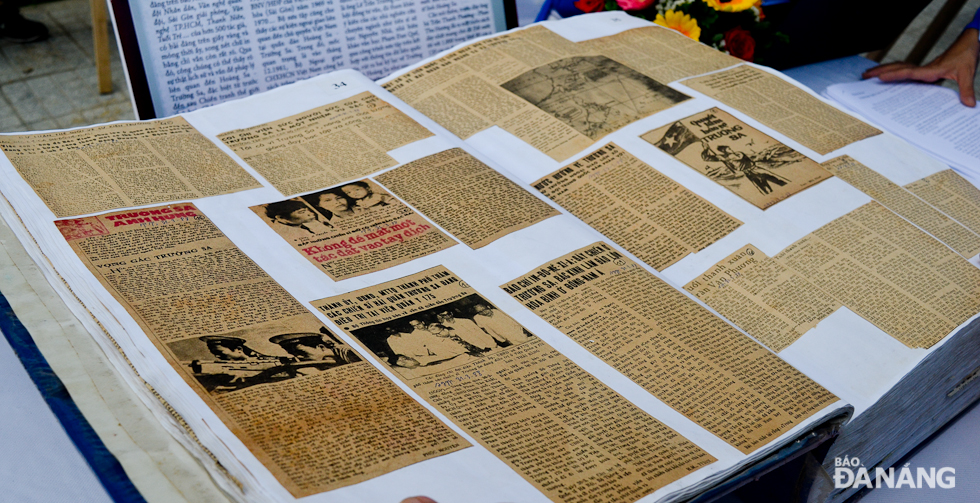  On display at the exhibition are 136 articles which have been selected from the ‘Hoang Sa and Truong Sa belong to Viet Nam’s collection, published between 1979 and 2011.